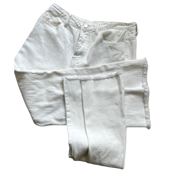 Princess Polly Jeans 10 White Straight Leg Flared Raw Hem Button Fly 28x26 - Picture 3 of 5